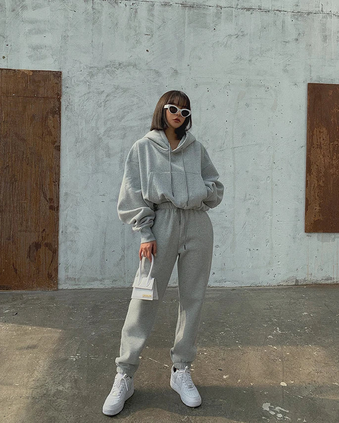 💖 Stay Cozy and Stylish with Our Women’s Fleece Tracksuit Set! 👟✨