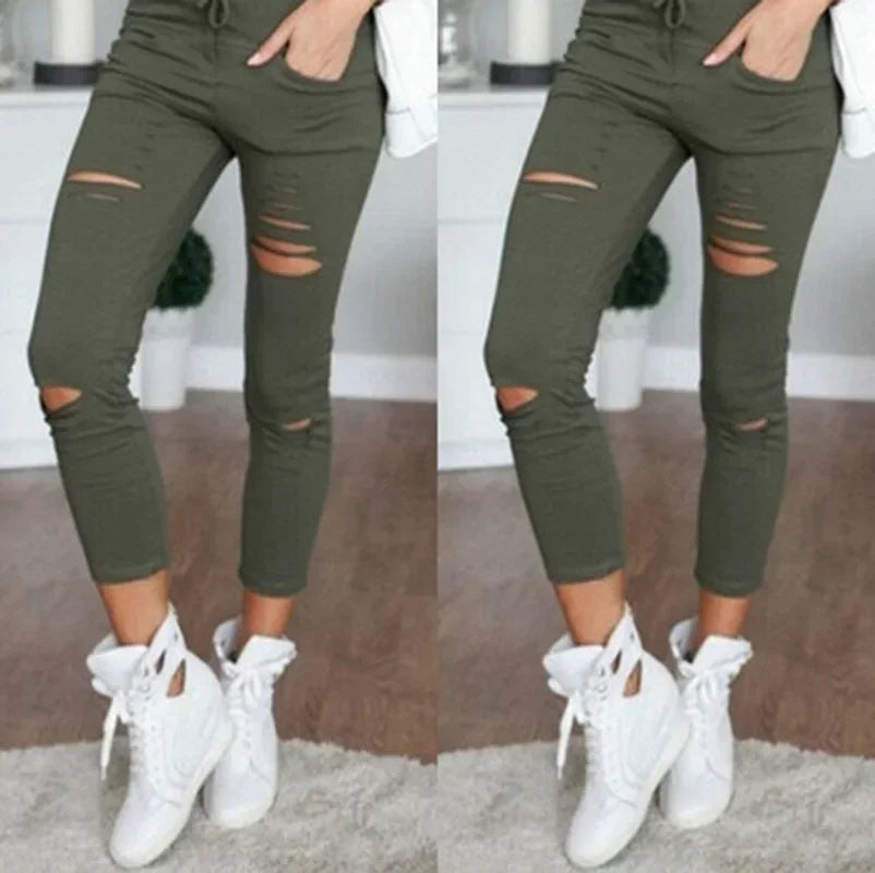 🕶️ From Day to Night: These Ripped Jeans Are Your Go-To! 💥