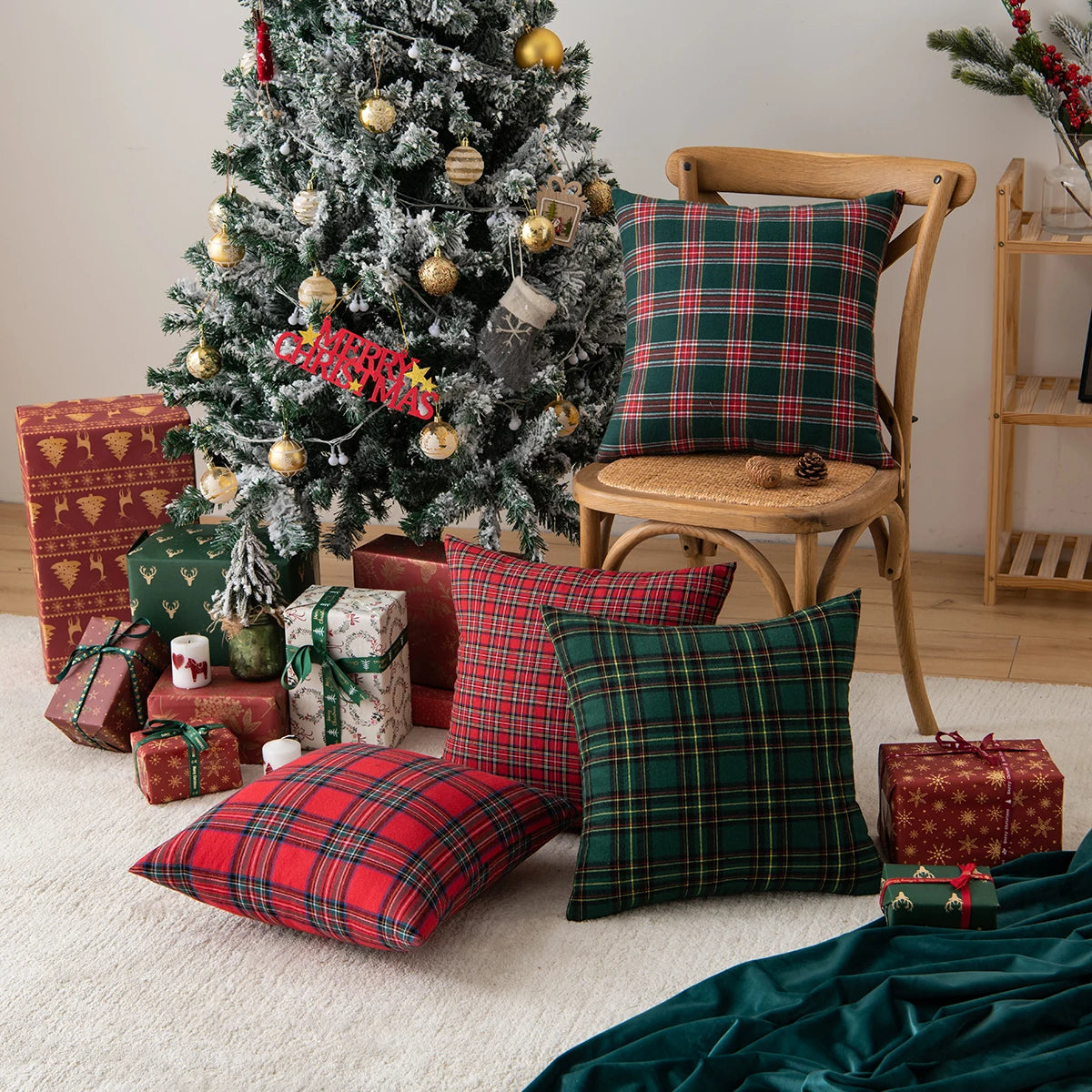 45x45cm Christmas Pillow Cases | Scottish Tartan Plaid Cushion Covers | Snowflake Throw Pillow for Home & Party Decor