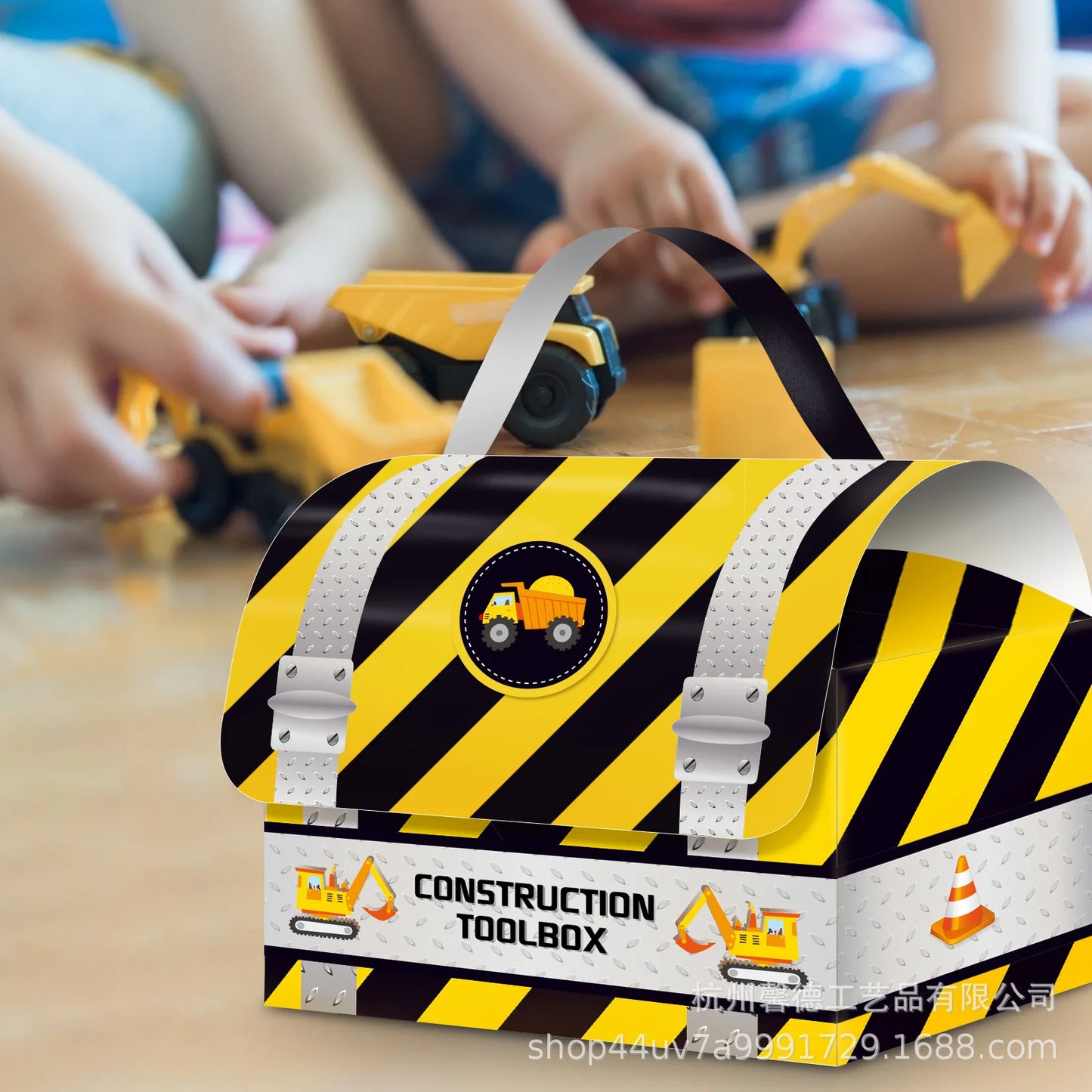 🚜✨ 6/12/30/50pcs Construction Vehicle Gift Boxes – Perfect for Boys' Birthday Parties! 🎉🍬