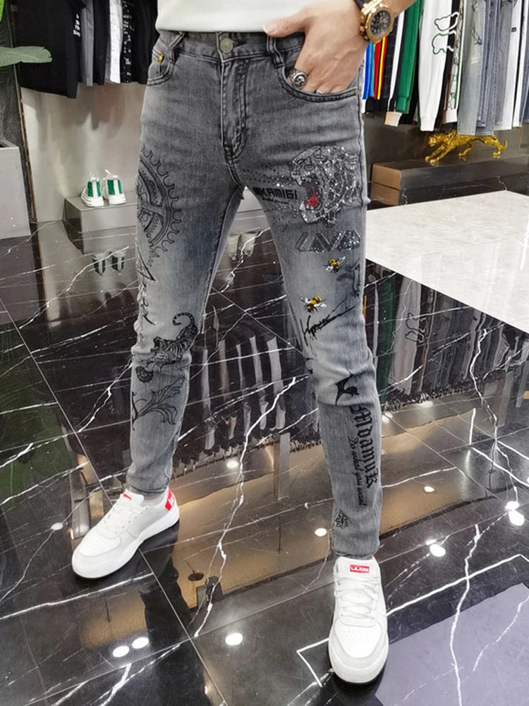 💥 Keep It Cool & Casual with These Elastic Ripped Jeans! 🔥